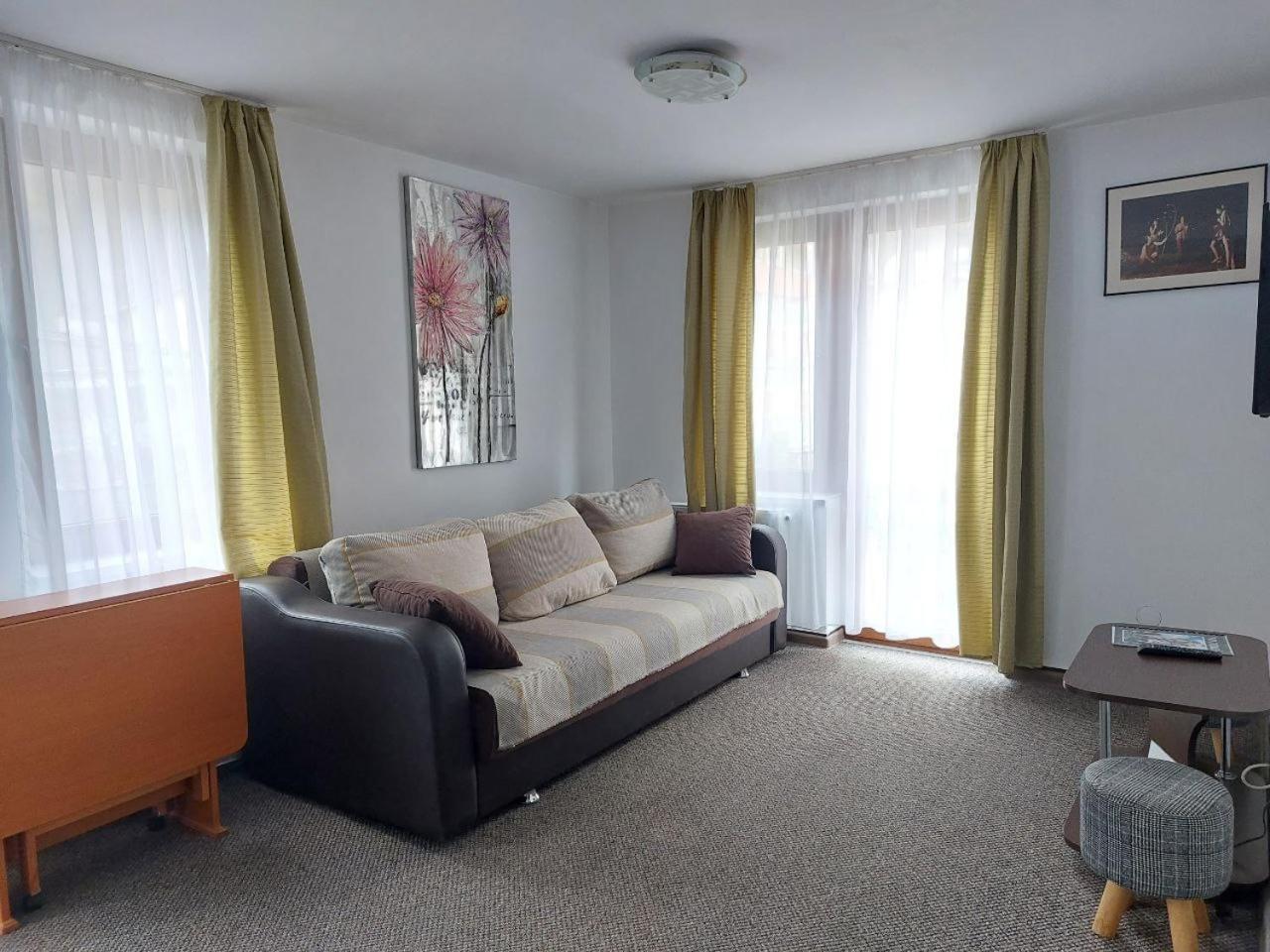 Vila Foc Alb Apartamente-Buşteni Eksteriør billede